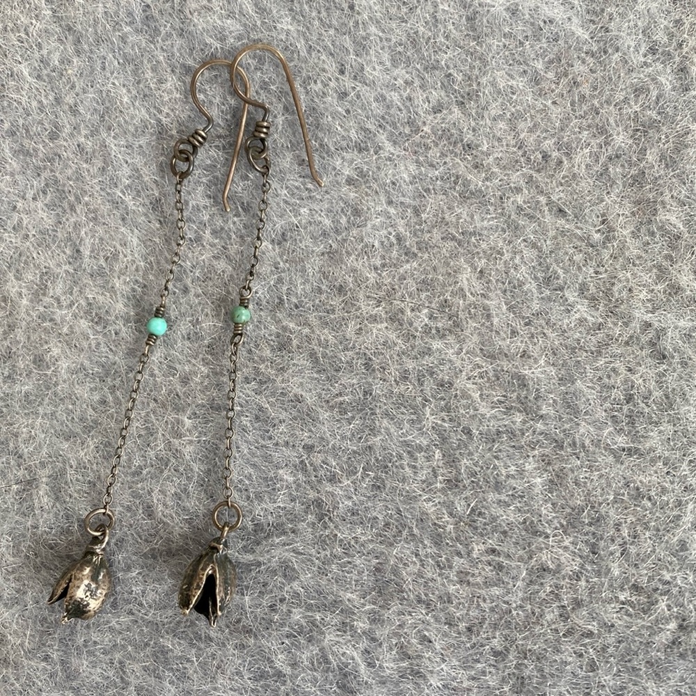 Noisy Plume Juniper Pod earrings